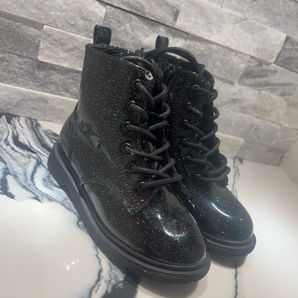 Girl shoes
